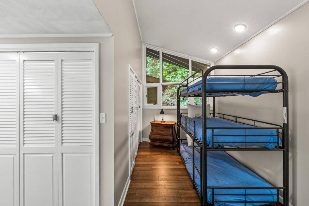 Bourbon Hollow Lodge With Hot Tub And Pool Plus Game Room Only 5 Min To Downtown Gatlinburg Kültér fotó