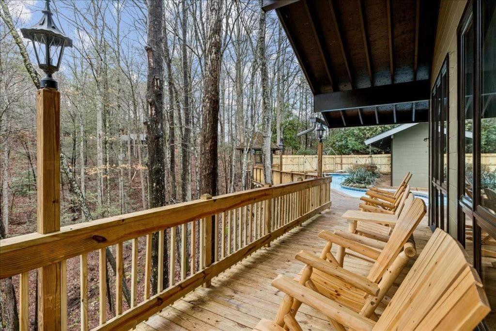 Bourbon Hollow Lodge With Hot Tub And Pool Plus Game Room Only 5 Min To Downtown Gatlinburg Kültér fotó