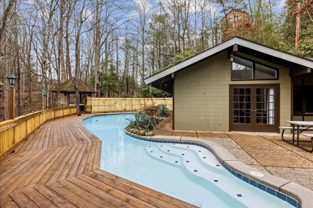 Bourbon Hollow Lodge With Hot Tub And Pool Plus Game Room Only 5 Min To Downtown Gatlinburg Kültér fotó