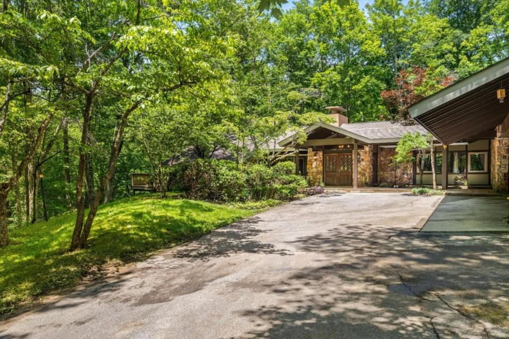 Bourbon Hollow Lodge With Hot Tub And Pool Plus Game Room Only 5 Min To Downtown Gatlinburg Kültér fotó