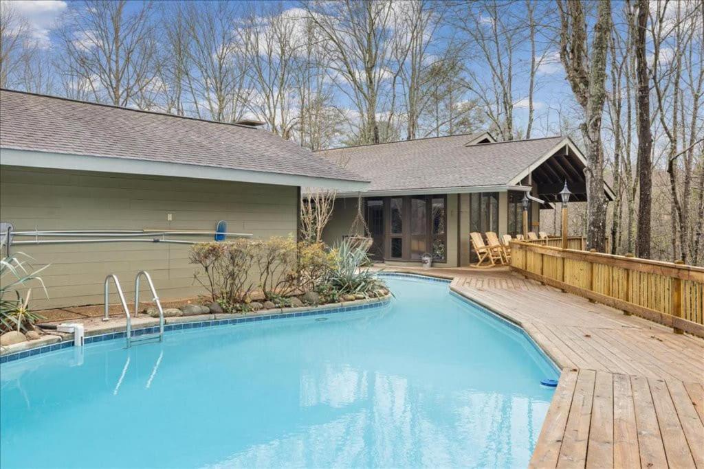Bourbon Hollow Lodge With Hot Tub And Pool Plus Game Room Only 5 Min To Downtown Gatlinburg Kültér fotó